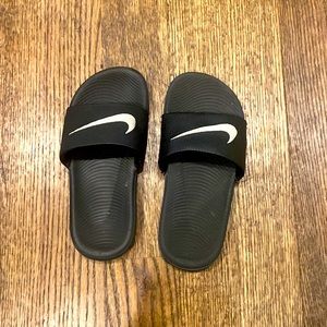 Nike slides, black 13 kids